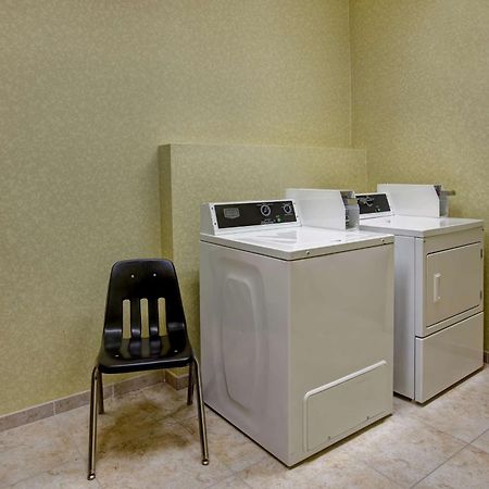 Hampton Inn Dekalb - Near The University Εξωτερικό φωτογραφία