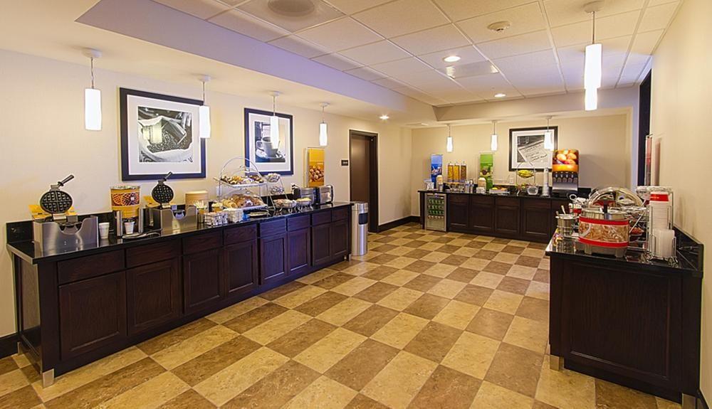 Hampton Inn Dekalb - Near The University Εξωτερικό φωτογραφία