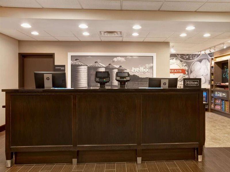 Hampton Inn Dekalb - Near The University Εξωτερικό φωτογραφία