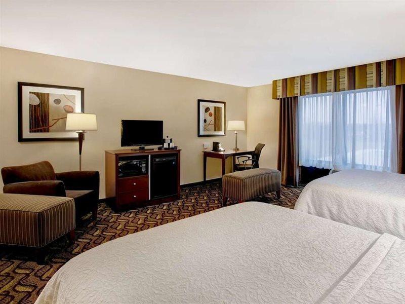 Hampton Inn Dekalb - Near The University Εξωτερικό φωτογραφία