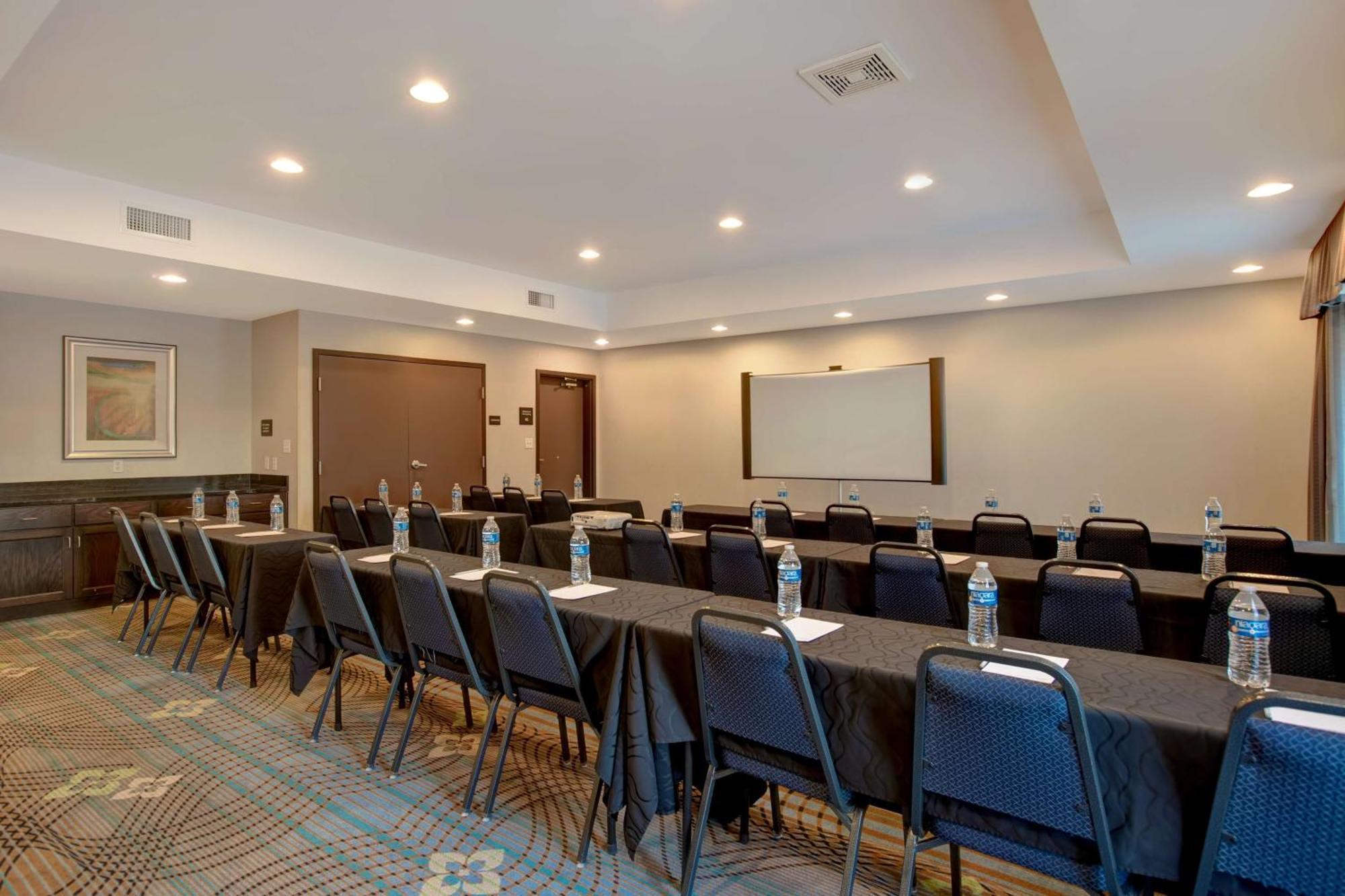 Hampton Inn Dekalb - Near The University Εξωτερικό φωτογραφία