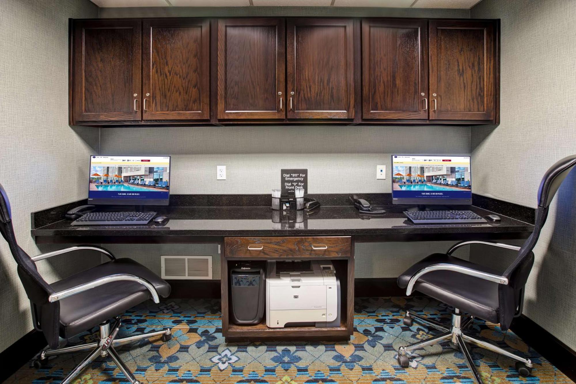 Hampton Inn Dekalb - Near The University Εξωτερικό φωτογραφία