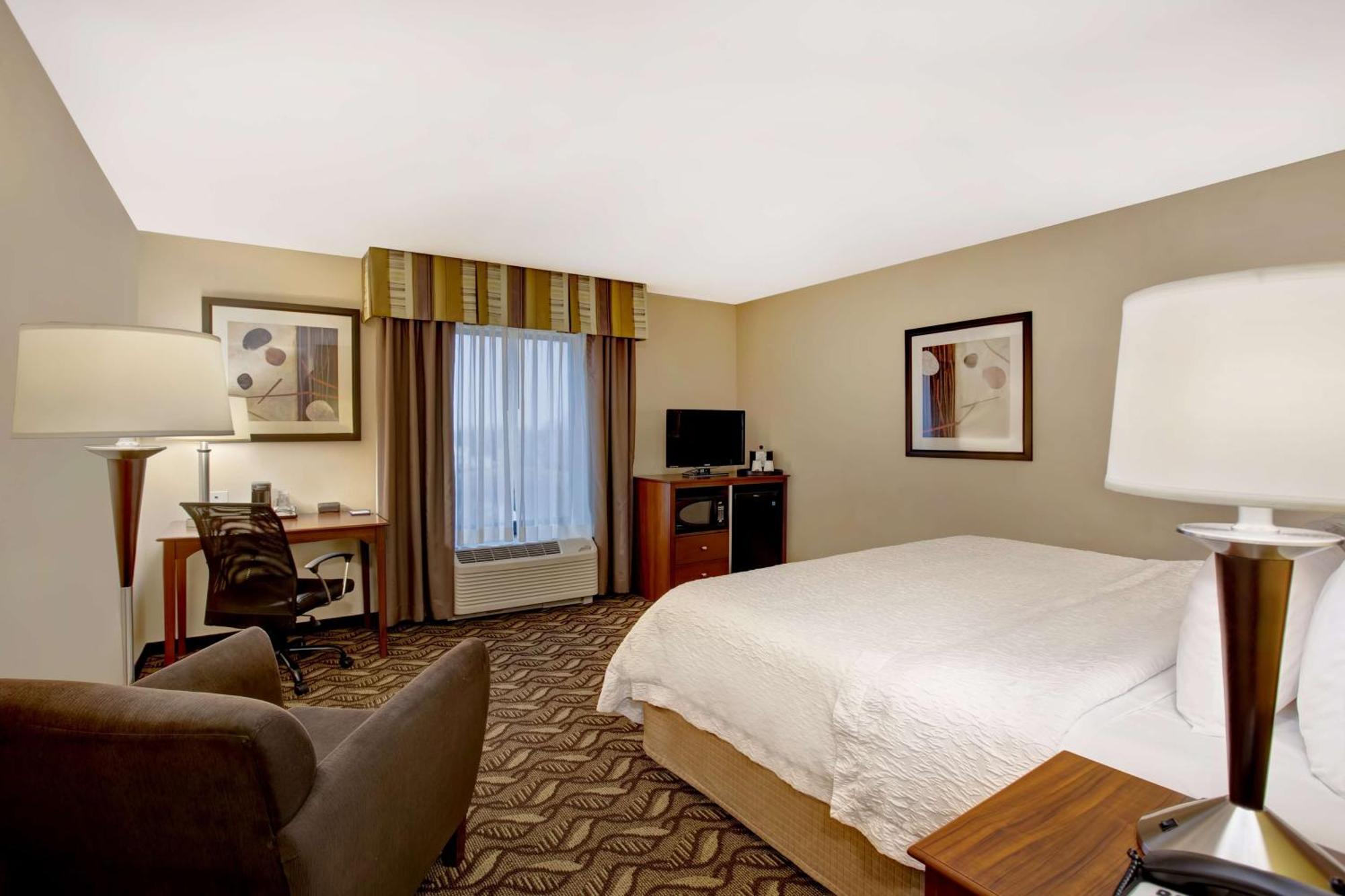 Hampton Inn Dekalb - Near The University Εξωτερικό φωτογραφία