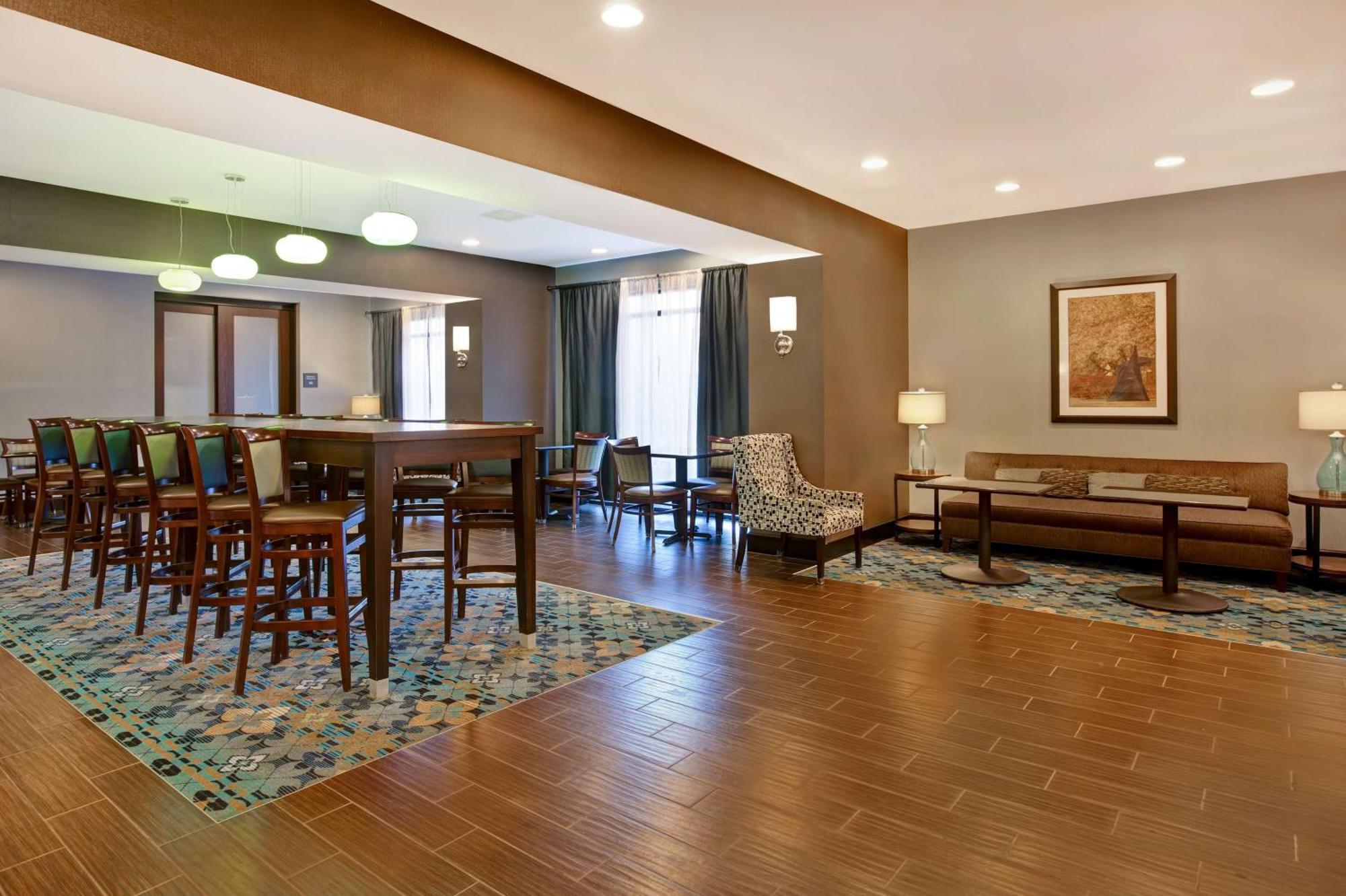 Hampton Inn Dekalb - Near The University Εξωτερικό φωτογραφία