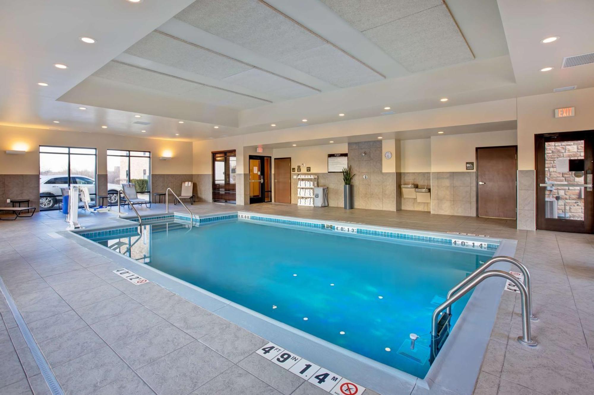 Hampton Inn Dekalb - Near The University Εξωτερικό φωτογραφία