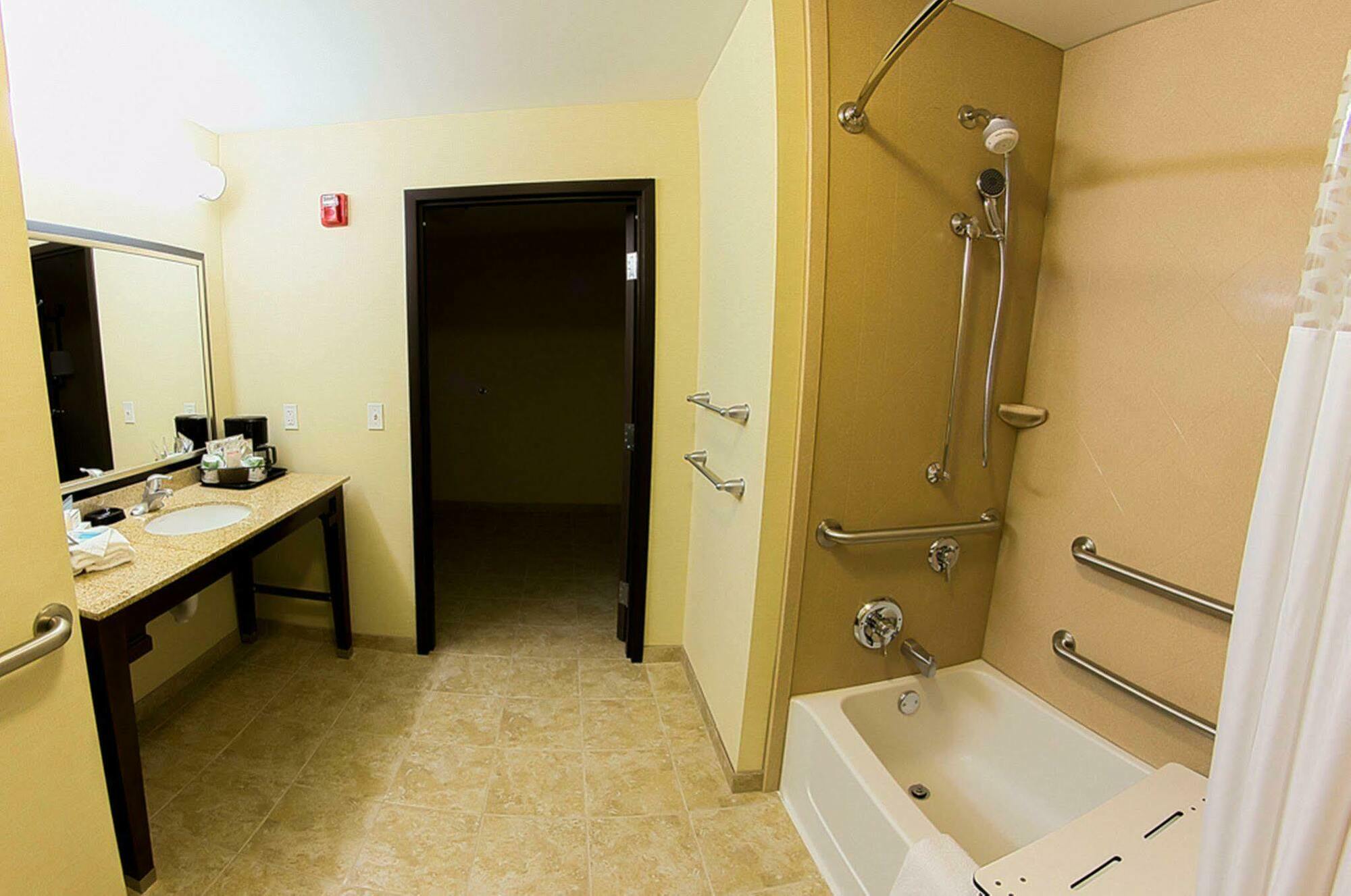 Hampton Inn Dekalb - Near The University Εξωτερικό φωτογραφία